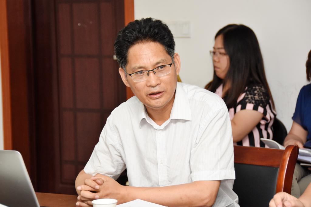 院长刘会超汇报工作